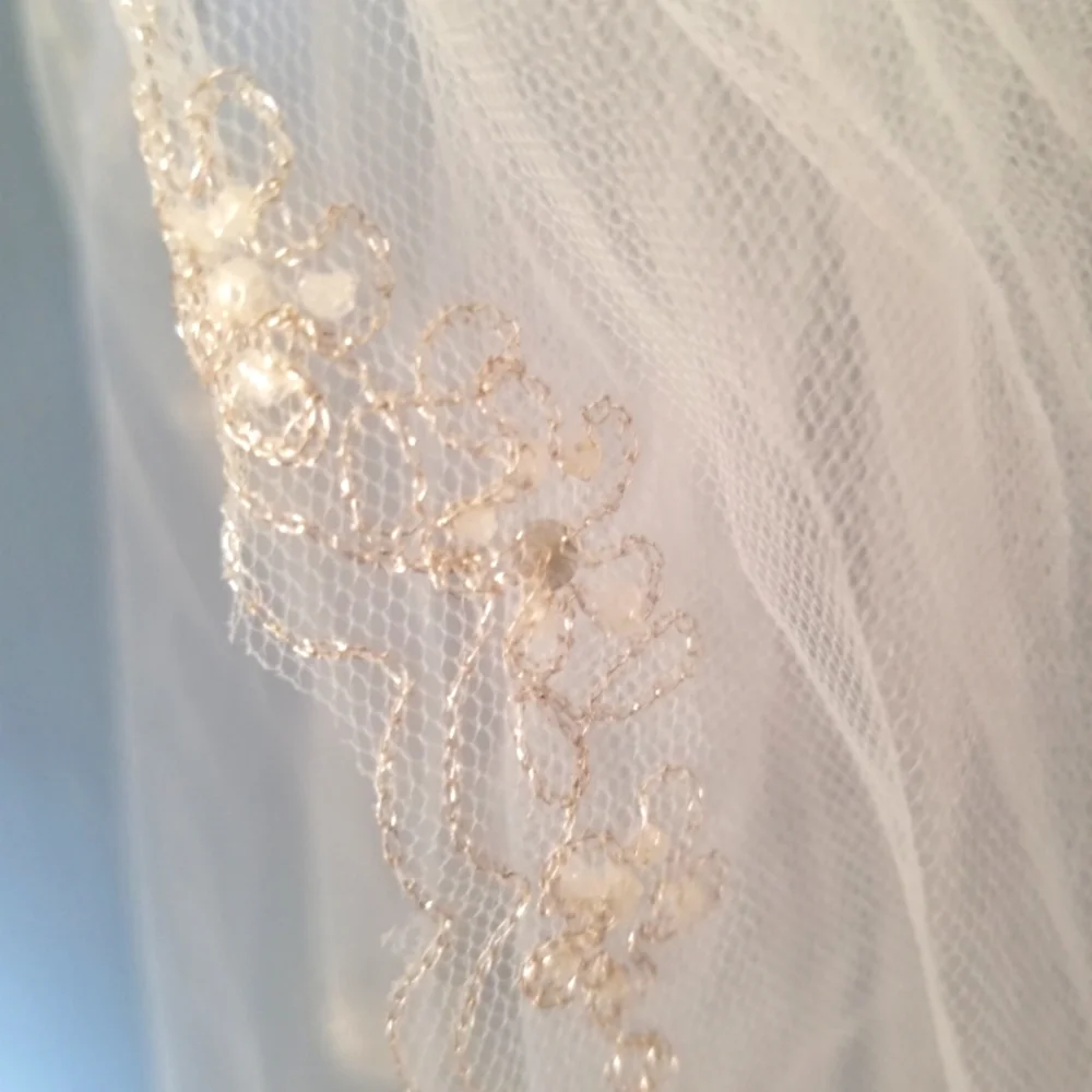 Wedding Veil - Picture 1 of 2